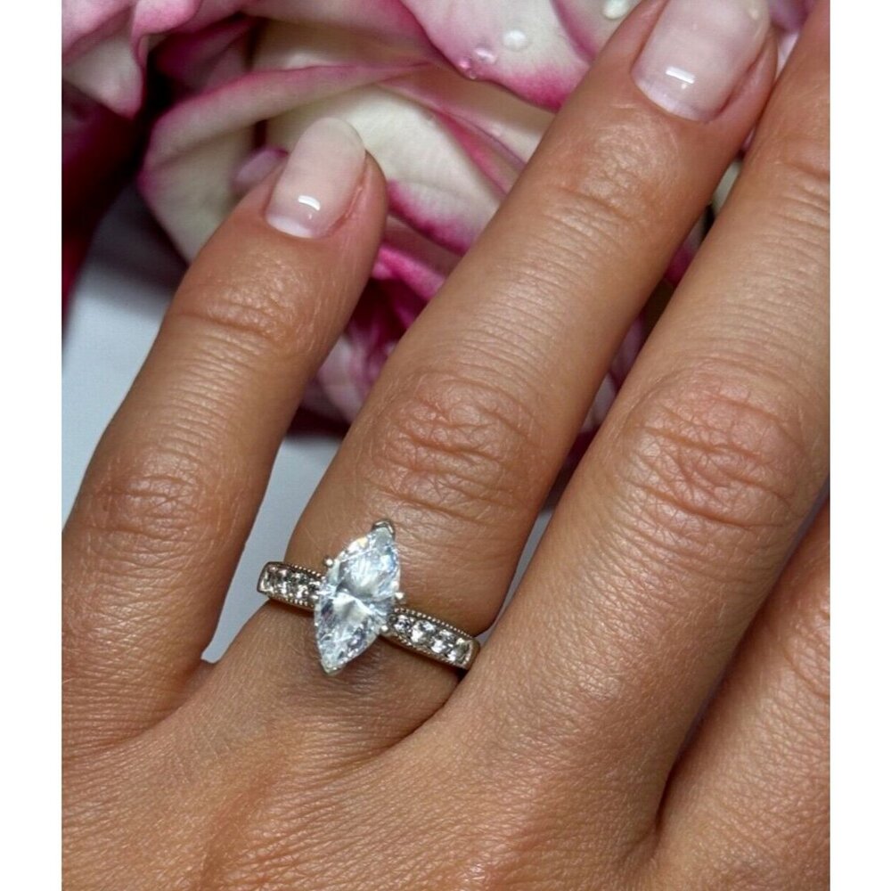 925 STERLING SILVER CZ RING SIZE 5.5